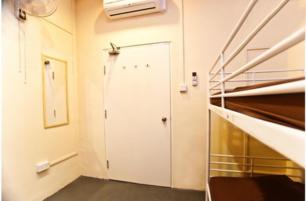 Drop Inn Singapore Room photo